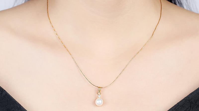 Top 7 mẫu mặt dây chuyền vàng đính ngọc trai cho nữ quý phái nhất -  Thegioididong.com